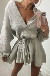 Vestido mini camisero de manga larga con cuello redondo y botones